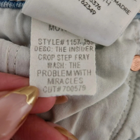 MOTHER Superior | The Insider Crop Step Fray in Problem With Miracles - Size 26 - Picture 14 of 14